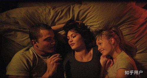 国产4p视频三男一女,三男一女生成的青春传奇  第2张