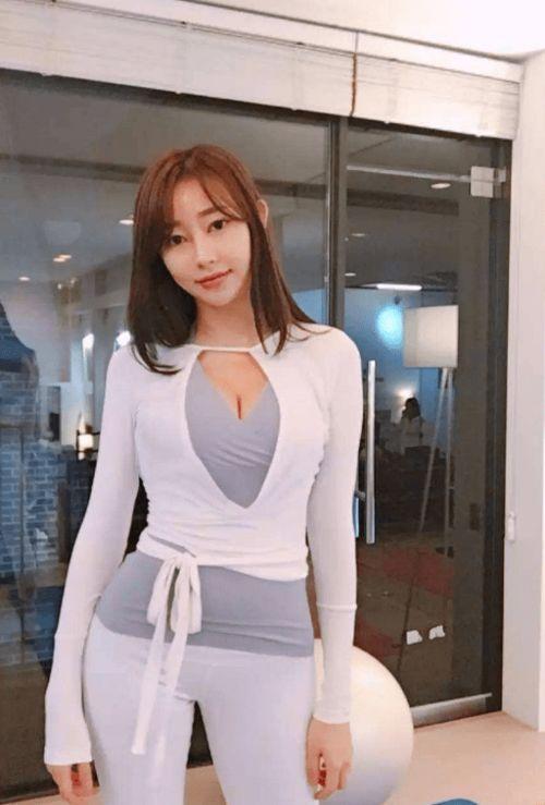 国产熟妇性视频,国产熟妇私密生活片段揭秘  第2张