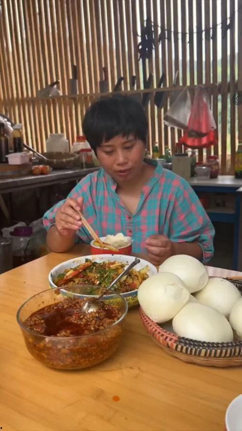 娱乐吃瓜酱外卖,带你尝鲜网红美食，轻松享受美食盛宴