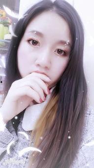 娱乐吃瓜小丫头是谁啊视频,她是如何成为网络红人的？