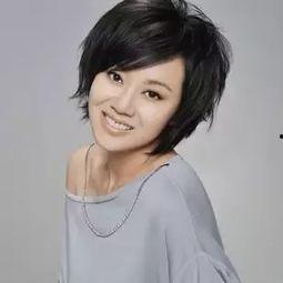 娱乐吃瓜妹闫妮是谁扮演的,揭秘幕后喜剧女王